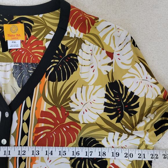 Ruby Road PXL Tie Front Blouse 3/4 Tab Sleeve V-Neck 6 Button Front Tropical - Picture 10 of 16